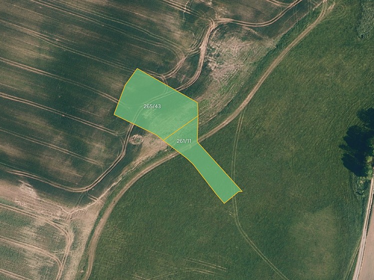 Prodej pole 3 040 m² - foto 1
