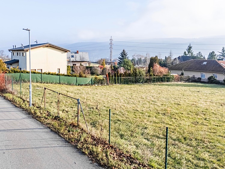 Prodej stavebního pozemku 1 530 m² - foto 8