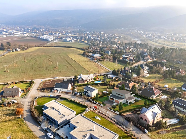 Prodej stavebního pozemku 1 530 m² - foto 5