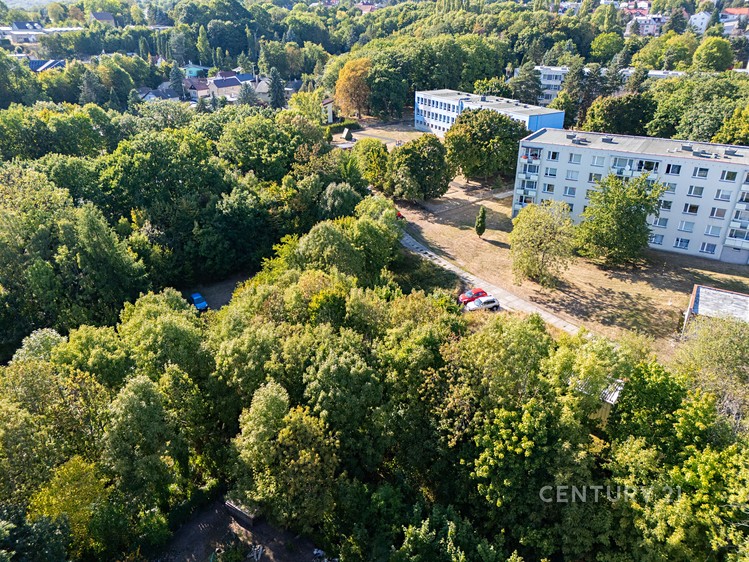 Prodej stavebního pozemku 1 727 m² - foto 1
