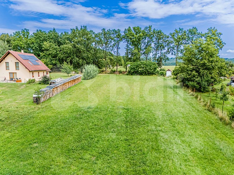 Prodej stavebního pozemku 2 259 m² - foto 2