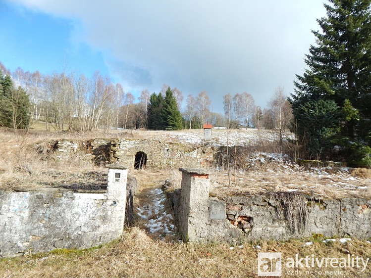 Prodej stavebního pozemku 1 612 m² - foto 1