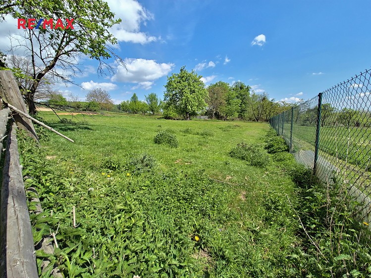 Prodej stavebního pozemku 1 384 m² - foto 2