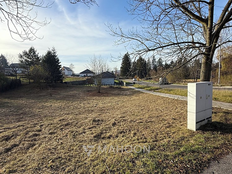 Prodej stavebního pozemku 1 131 m² - foto 1