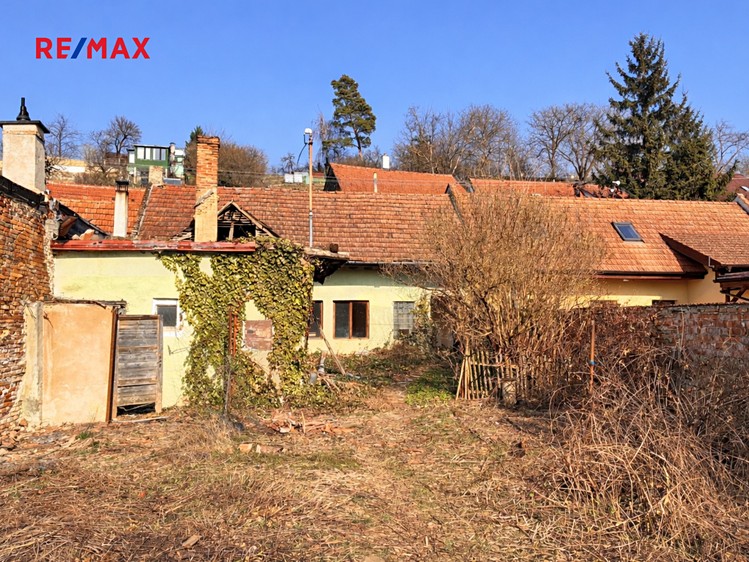 Prodej stavebního pozemku 460 m² - foto 2