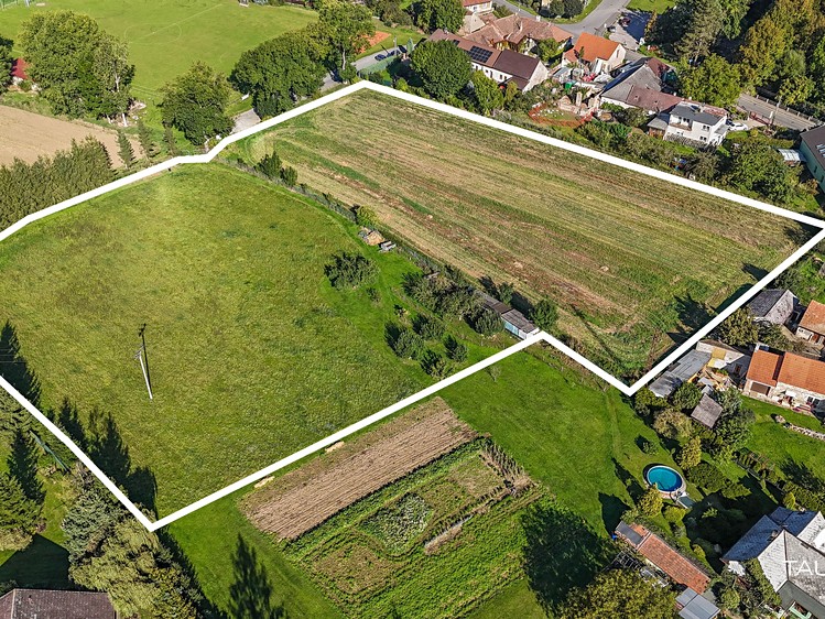 Prodej stavebního pozemku 13 216 m² - foto 1