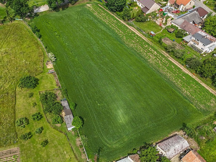 Prodej stavebního pozemku 6 761 m² - foto 1