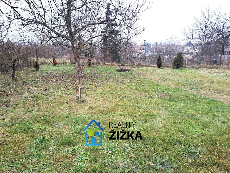 Prodej stavebního pozemku 886 m² - foto 3