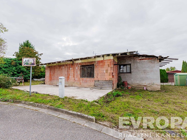 Prodej stavebního pozemku 634 m² - foto 1