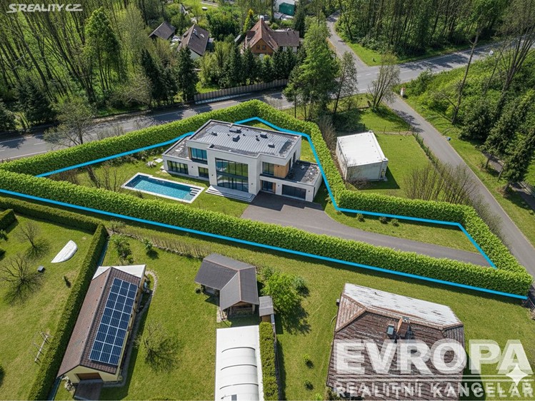 Prodej stavebního pozemku 1 235 m² - foto 1