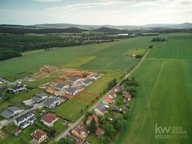 Prodej stavebního pozemku 525 m² - foto 6
