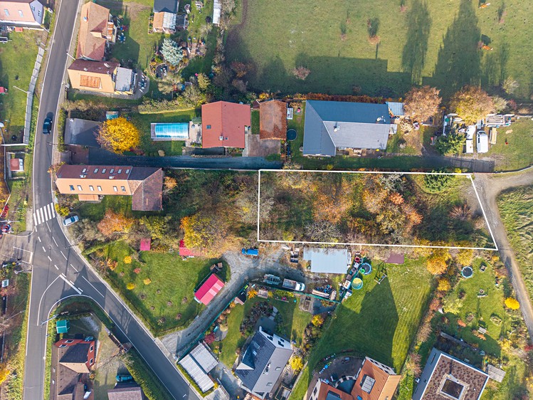 Prodej stavebního pozemku 1 198 m² - foto 1