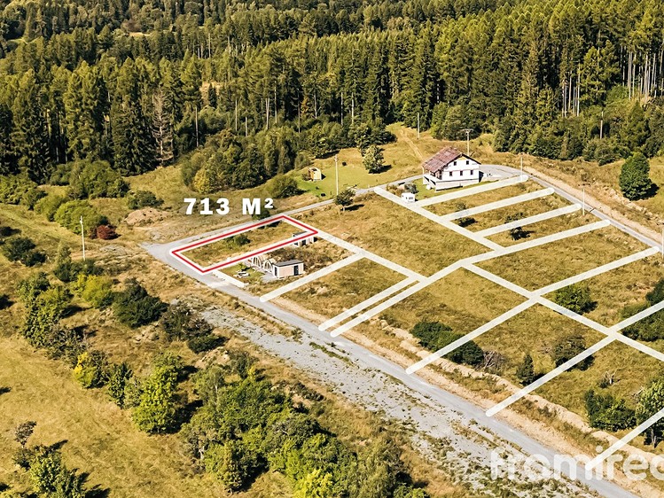 Prodej stavebního pozemku 713 m² - foto 1