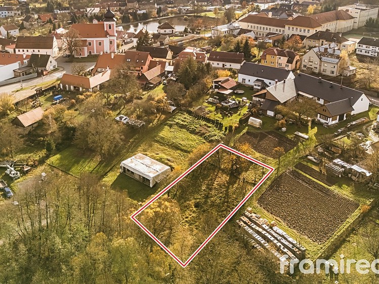 Prodej stavebního pozemku 1 079 m² - foto 2
