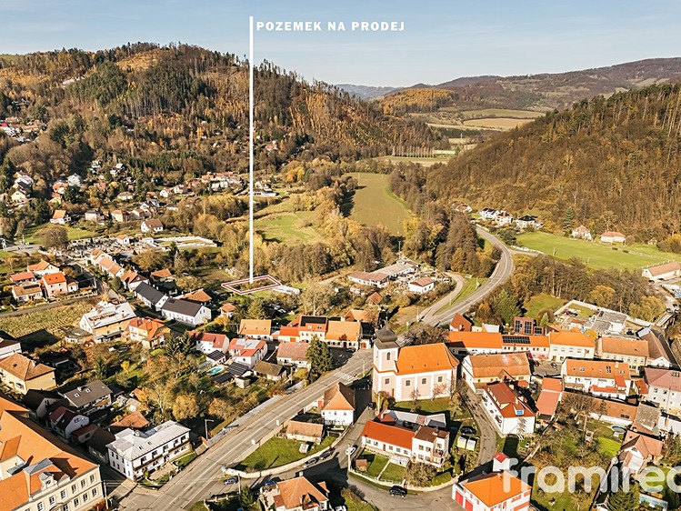Prodej stavebního pozemku 1 079 m² - foto 3
