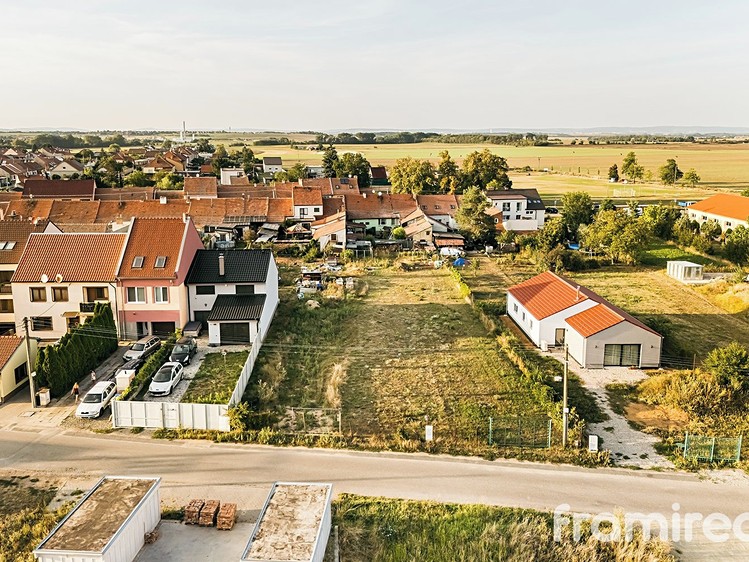 Prodej stavebního pozemku 500 m² - foto 2