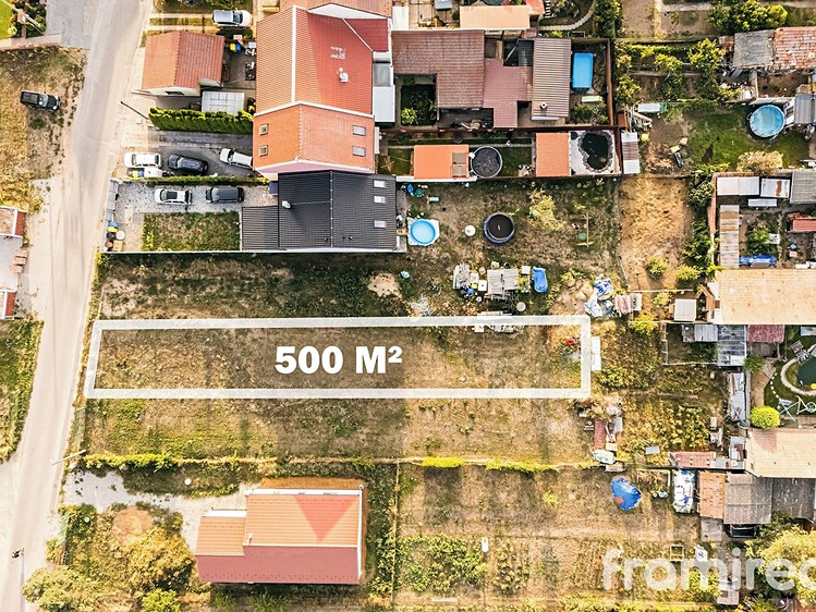 Prodej stavebního pozemku 500 m² - foto 1