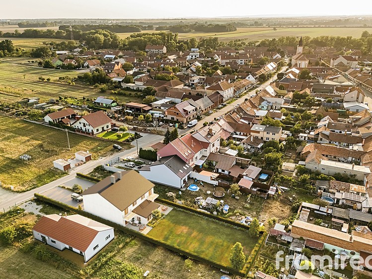 Prodej stavebního pozemku 1 000 m² - foto 6