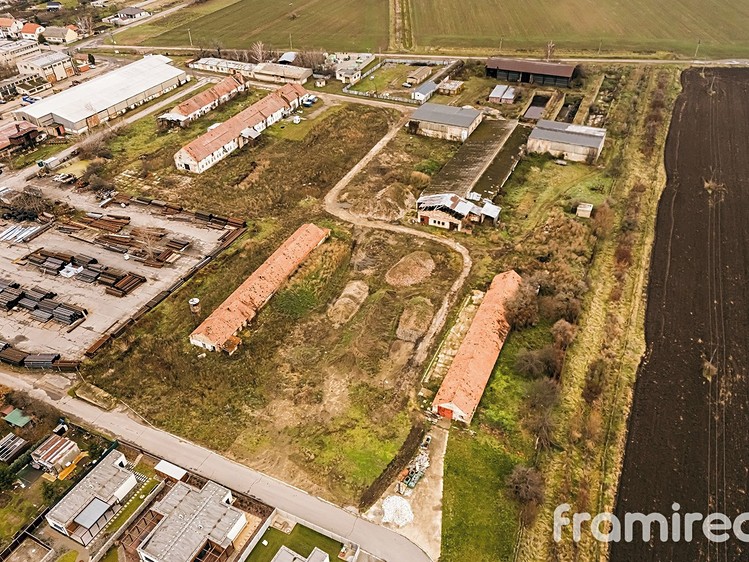 Prodej  komerčního pozemku 2 465 m² - foto 5
