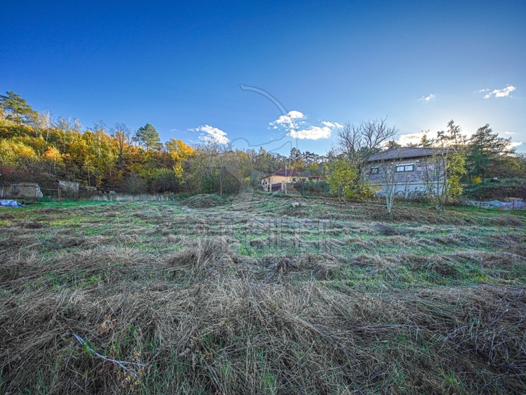 Prodej stavebního pozemku 1 110 m² - foto 3