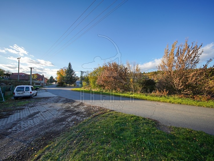 Prodej stavebního pozemku 1 110 m² - foto 5