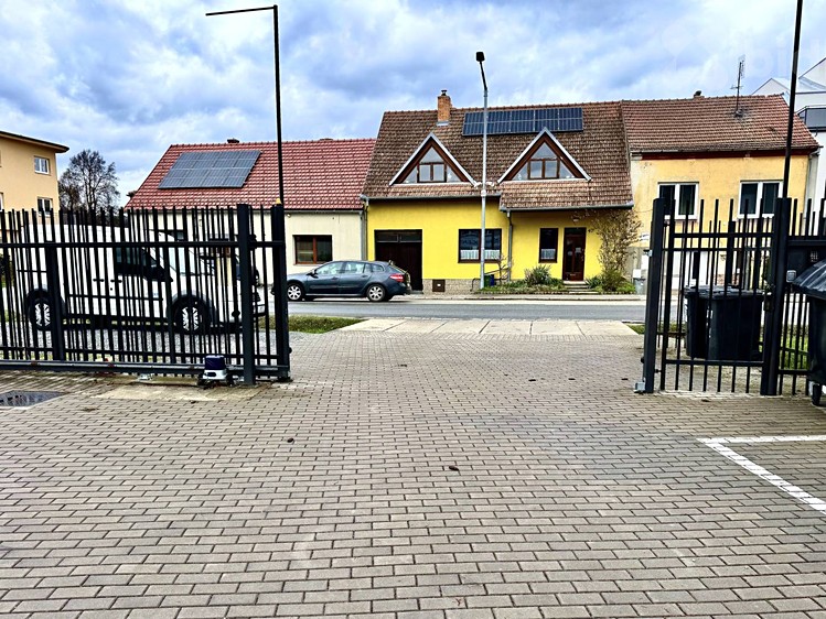 Prodej stavebního pozemku 942 m² - foto 3