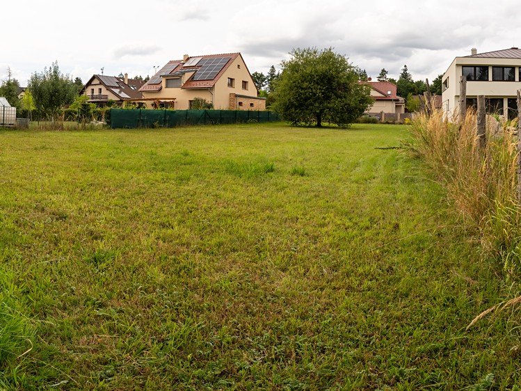 Prodej stavebního pozemku 1 091 m² - foto 3