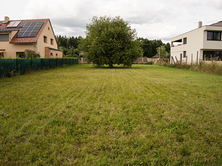 Prodej stavebního pozemku 1 091 m² - foto 2