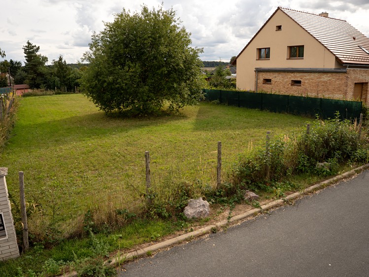 Prodej stavebního pozemku 1 091 m² - foto 1