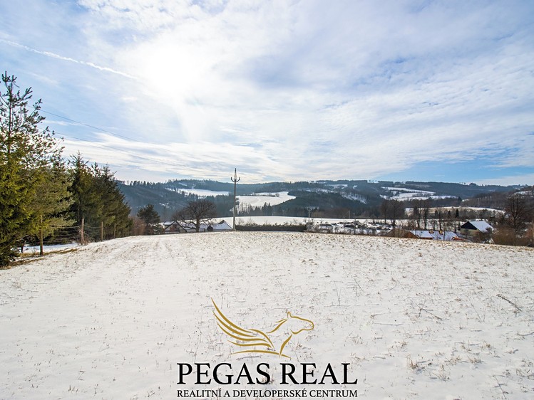 Prodej stavebního pozemku 1 900 m² - foto 2