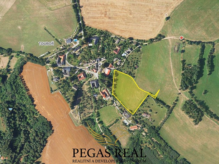 Prodej stavebního pozemku 1 900 m² - foto 3