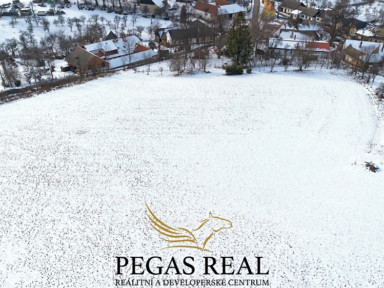 Prodej stavebního pozemku 1 900 m² - foto 5
