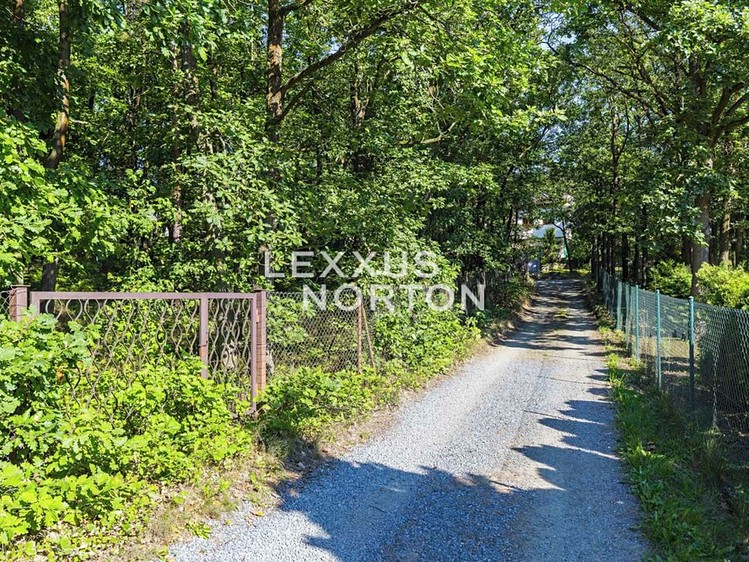 Prodej  stavebního pozemku 1 702 m² - foto 4