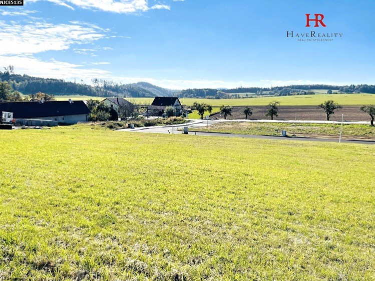 Prodej stavebního pozemku 916 m² - foto 1