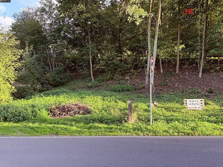 Prodej  stavebního pozemku 528 m² - foto 6