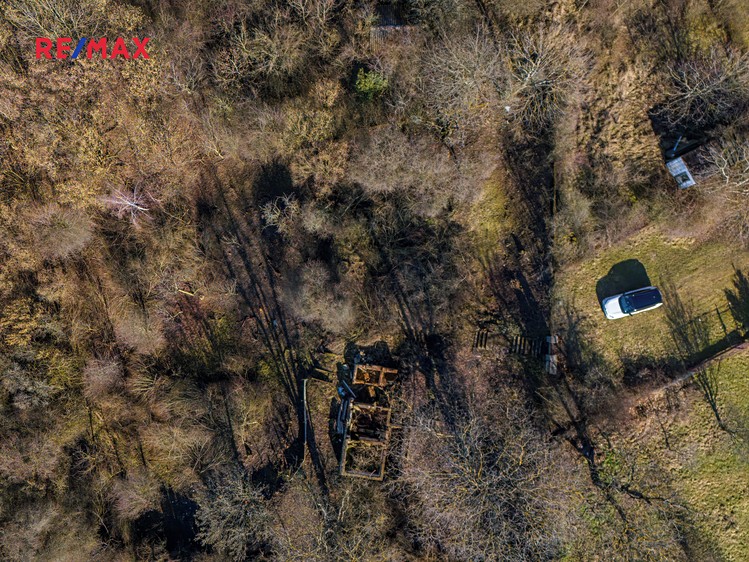 Prodej stavebního pozemku 1 872 m² - foto 2