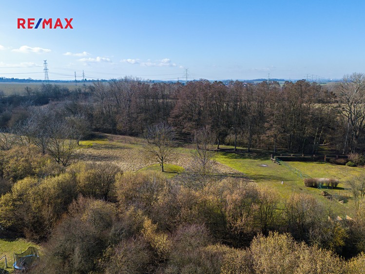 Prodej stavebního pozemku 1 872 m² - foto 7