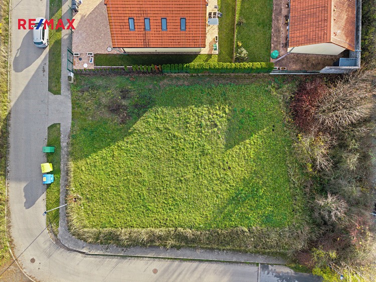 Prodej stavebního pozemku 967 m² - foto 5