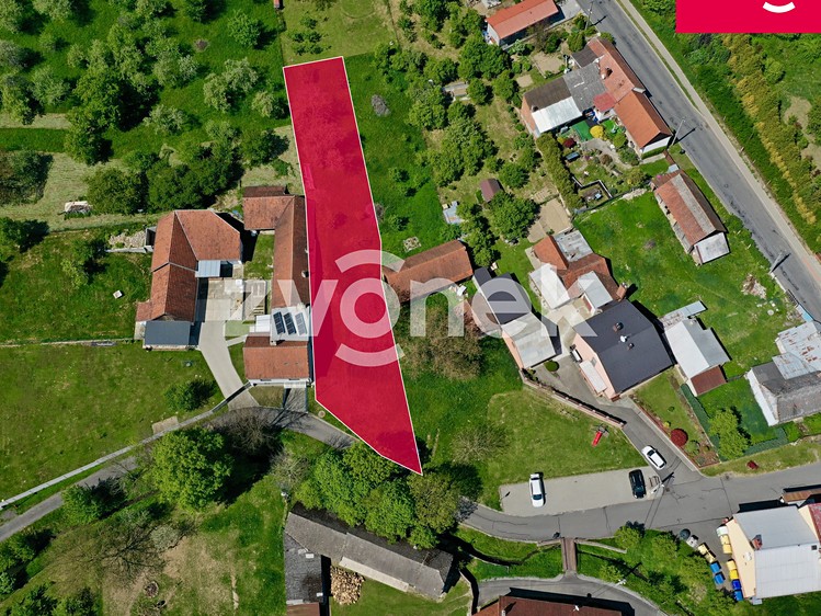 Prodej stavebního pozemku 800 m² - foto 1
