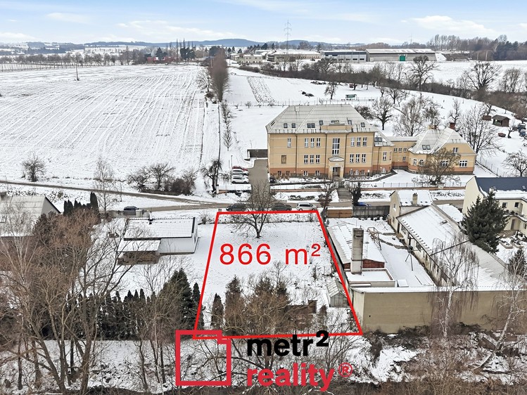 Prodej stavebního pozemku 866 m² - foto 1