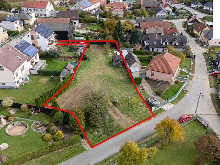 Prodej stavebního pozemku 774 m² - foto 1