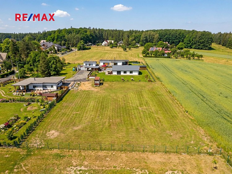Prodej stavebního pozemku 1 209 m² - foto 3