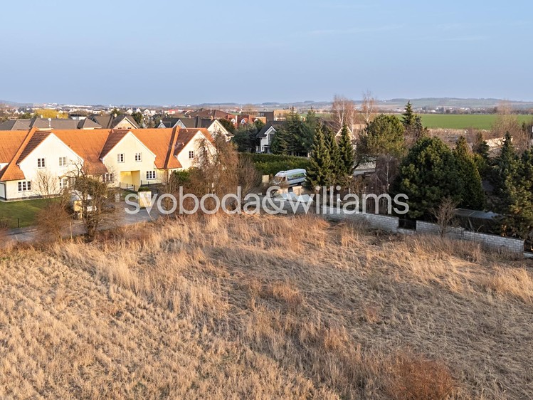 Prodej stavebního pozemku 2 108 m² - foto 2