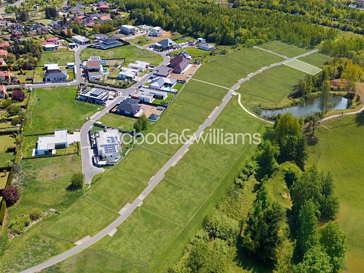 Prodej stavebního pozemku 1 268 m² - foto 2