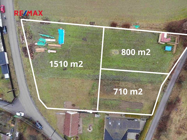 Prodej stavebního pozemku 710 m² - foto 2