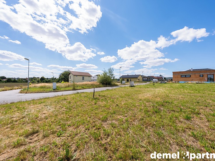 Prodej stavebního pozemku 640 m² - foto 3