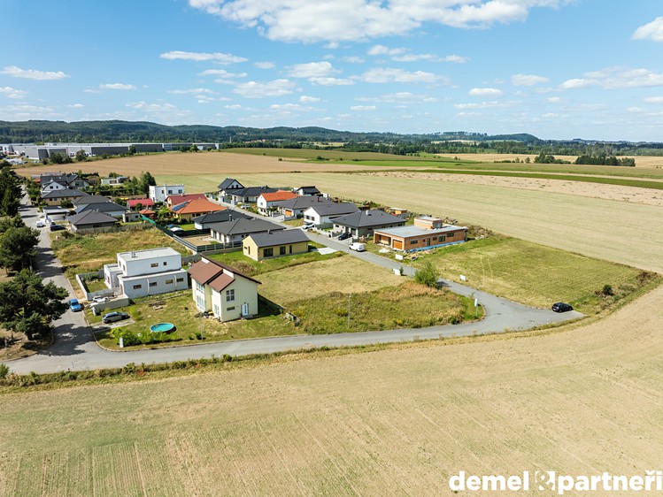 Prodej stavebního pozemku 640 m² - foto 8
