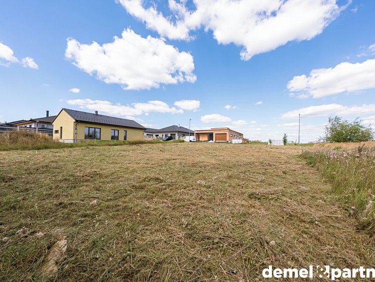 Prodej stavebního pozemku 640 m² - foto 6