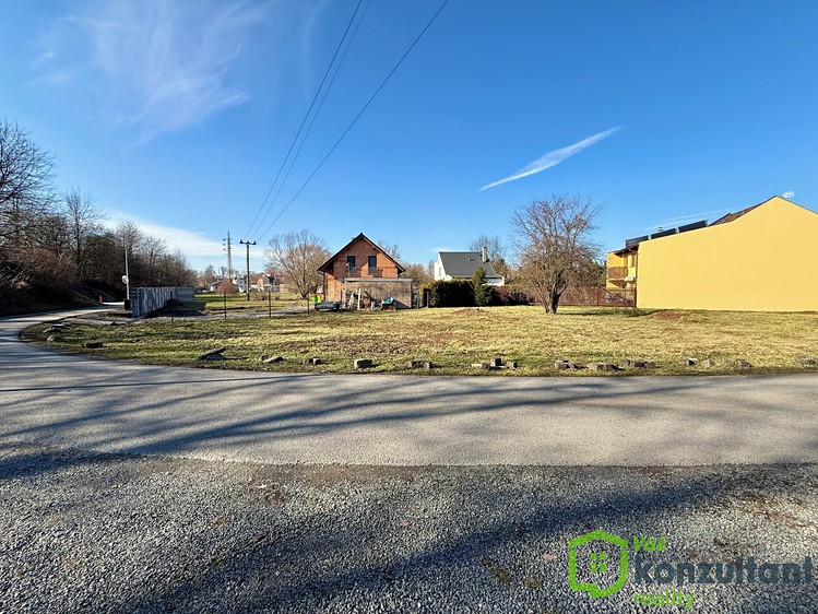 Prodej stavebního pozemku 673 m² - foto 2