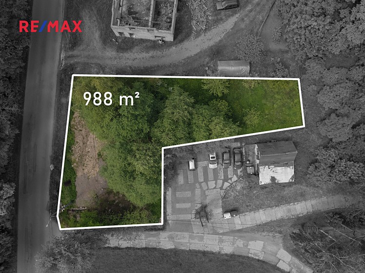 Prodej stavebního pozemku 988 m² - foto 1